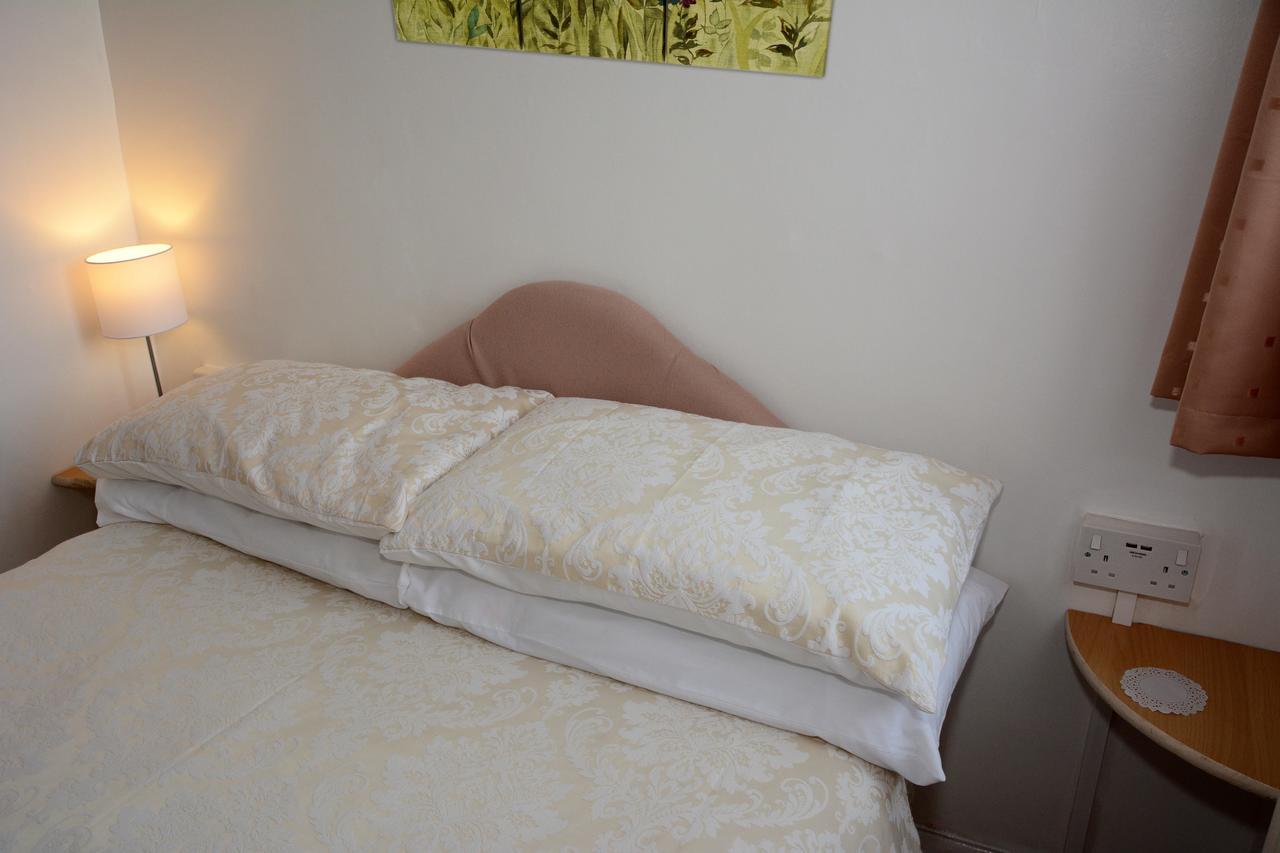 ריל The Cove Guest House מראה חיצוני תמונה