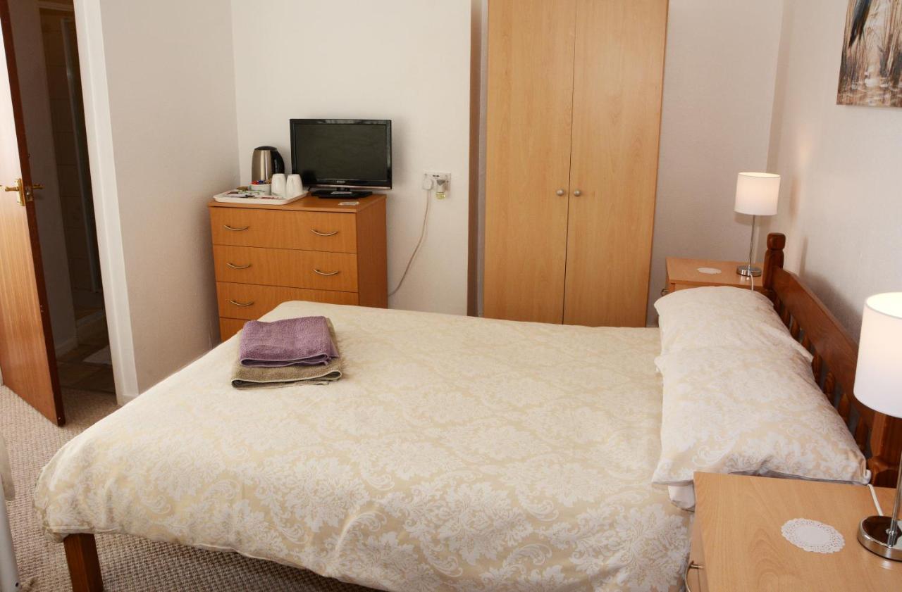 ריל The Cove Guest House מראה חיצוני תמונה
