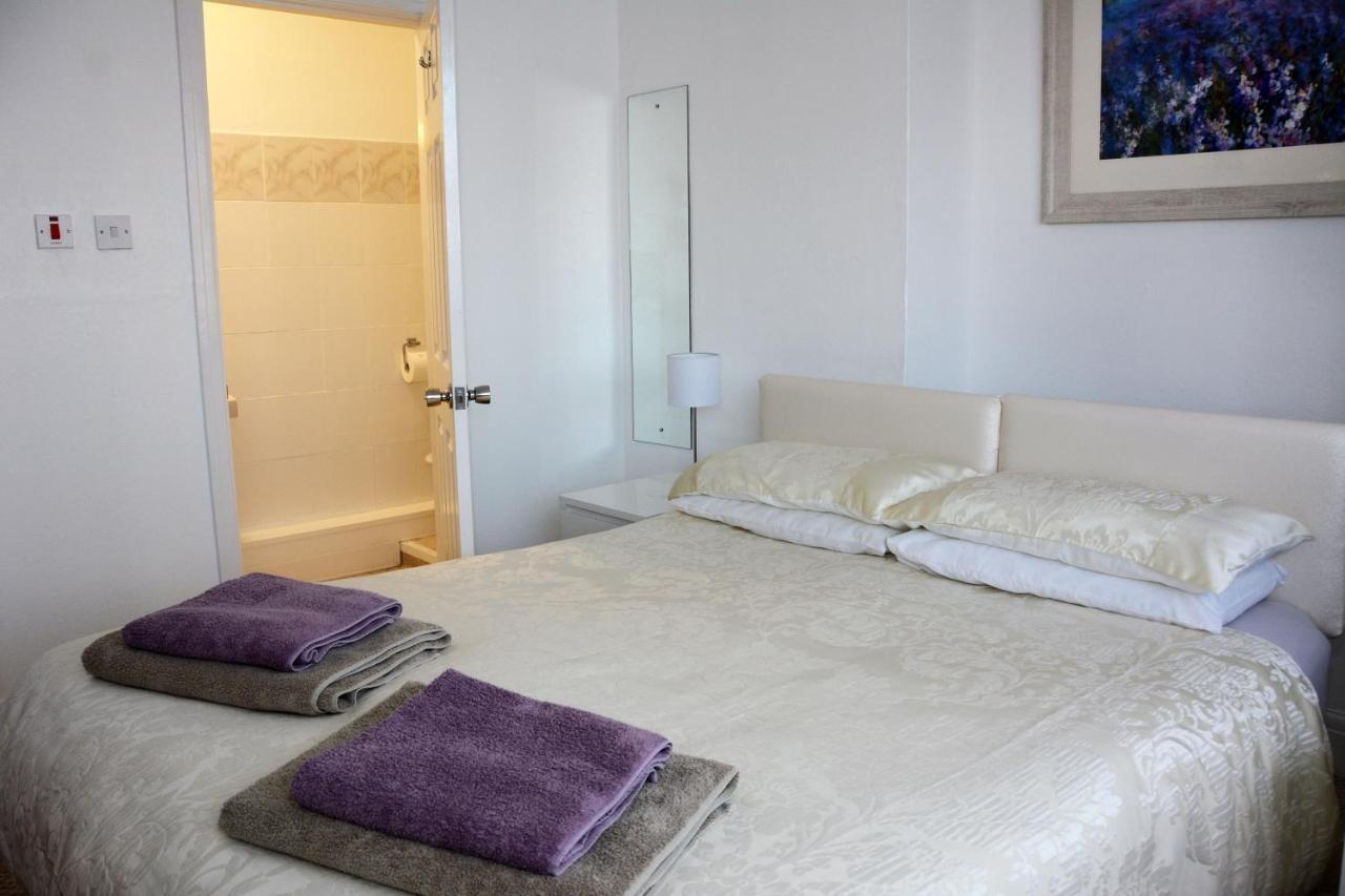 ריל The Cove Guest House מראה חיצוני תמונה