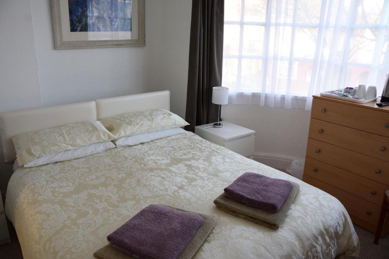 ריל The Cove Guest House מראה חיצוני תמונה